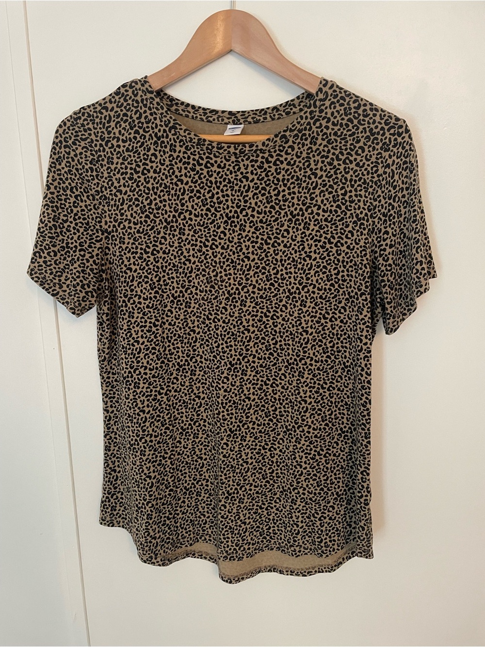 Old Navy Leopard Print Short Sleeve Women’s Top - Tan/Black Size M Casual